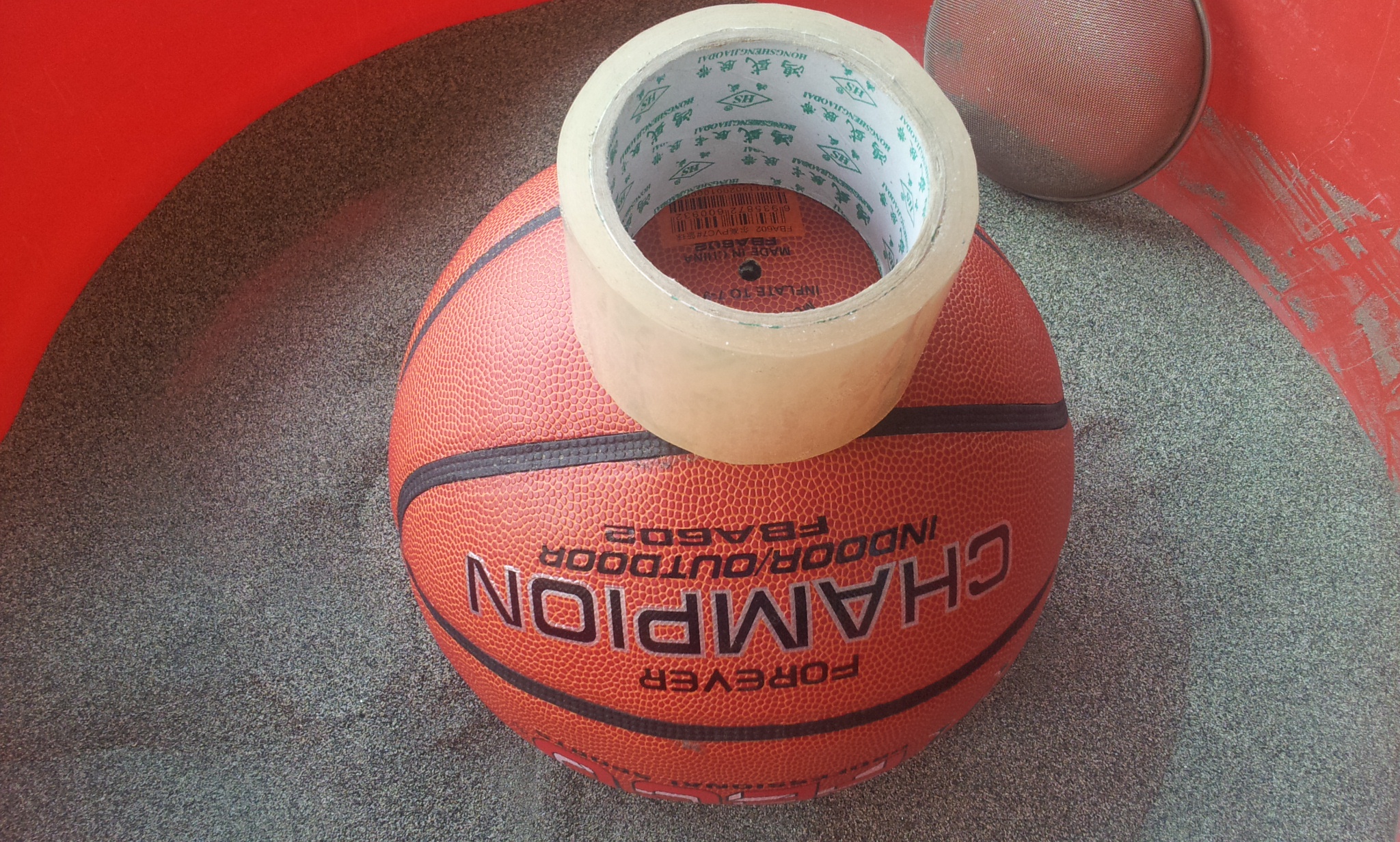 ͸������������һ�ţ���֤С�����м�λ��